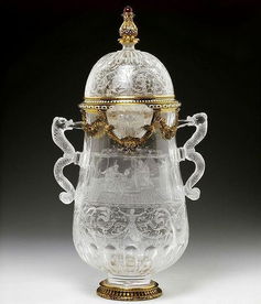 這件讓人瞠目結舌的祖母綠胸針,造型嚇人,難得一見的創意設計